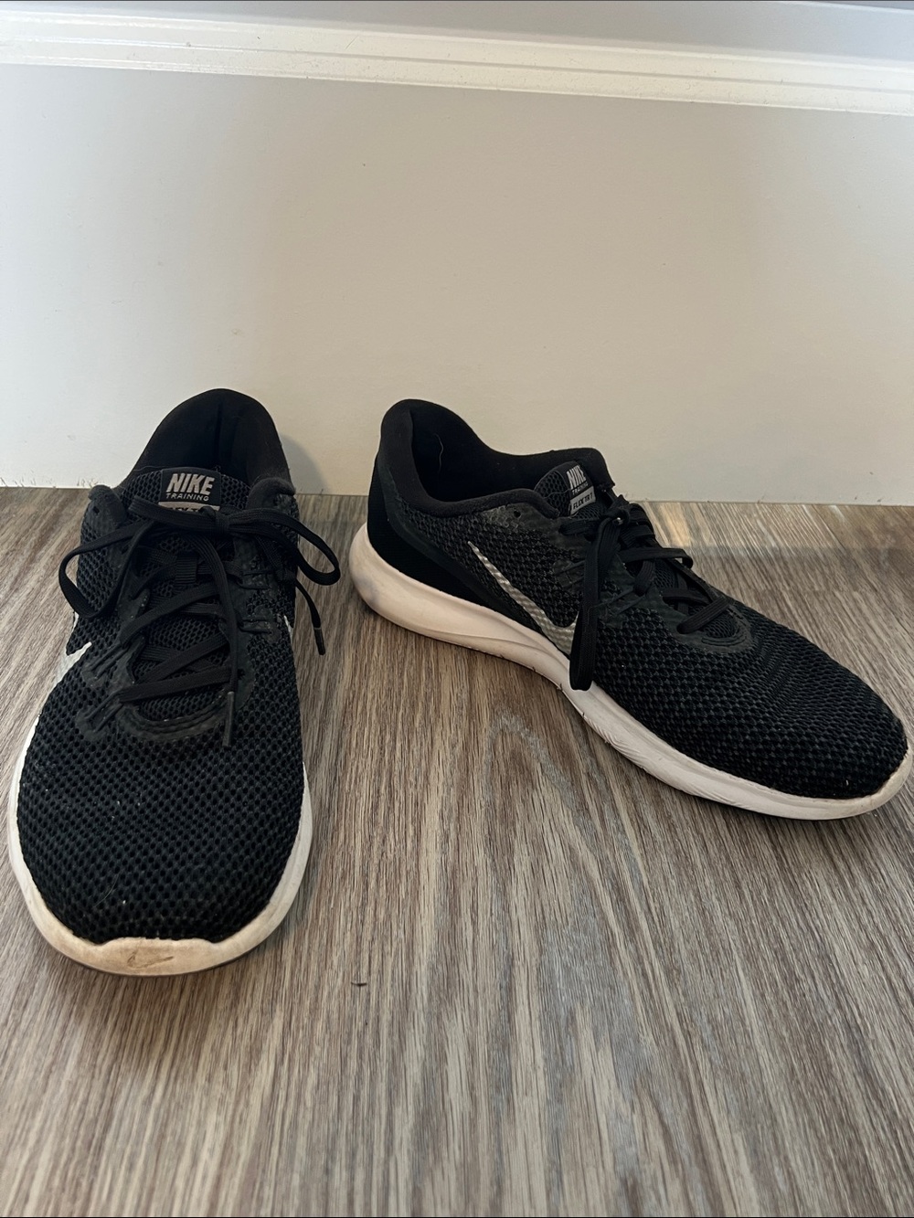 Nike Black Mesh Athletic Running Shoes with White Sole